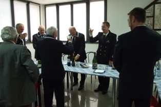  Come da  migliori tradizioni inizia l'abbuffata di Santa Barbara.Grazie alla  Capitaneria di Porto di Marina di Carrara  cha ha voluto invitare l'ANMI al pranzo Sociale.