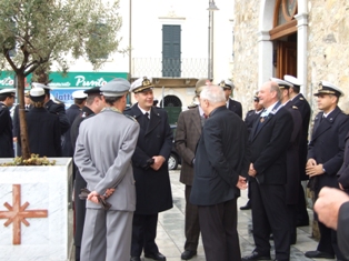 Arrivo dei partecipanti presso la Chiesa della Sacra Famiglia Piazza Menconi